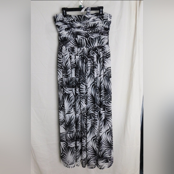NWT Strap or Strapless Mesh Maxi Dress Plus Size 16 by White House Black Market - Picture 2 of 9
